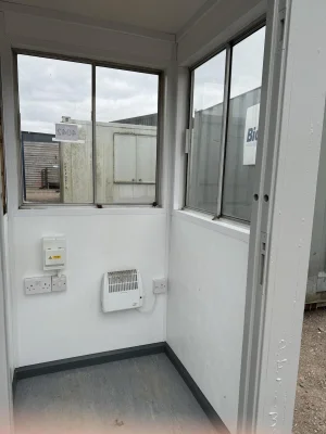  - Ref: 4042 - 6' x 4'  Cabins up to 24' Long