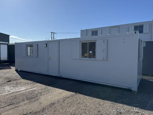  - Ref: 3941 - 32'x10' Cabin