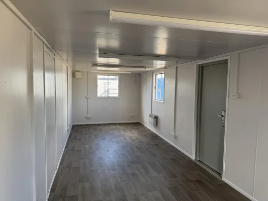  - Ref: 3941 - 32'x10' Cabin