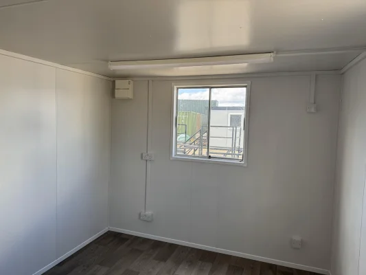  - Ref: 3941 - 32'x10' Cabin