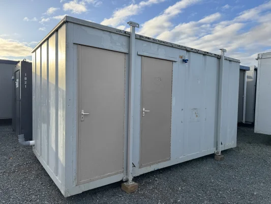  - Ref: 4071 - 16'x9' Toilet