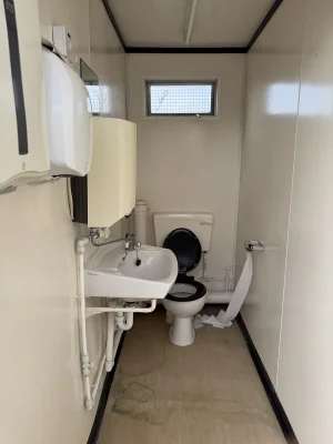  - Ref: 4071 - 16'x9' Toilet