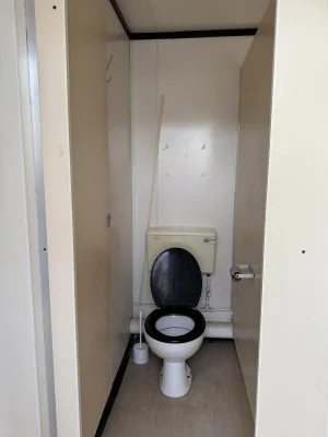  - Ref: 4071 - 16'x9' Toilet