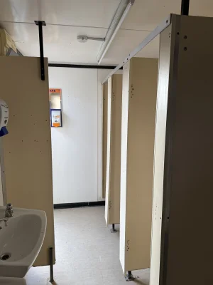  - Ref: 4071 - 16'x9' Toilet