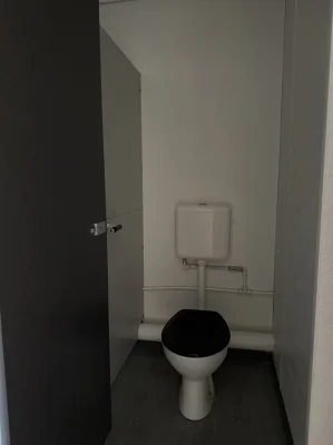  - Ref: 4041 - 32'x10' Toilet