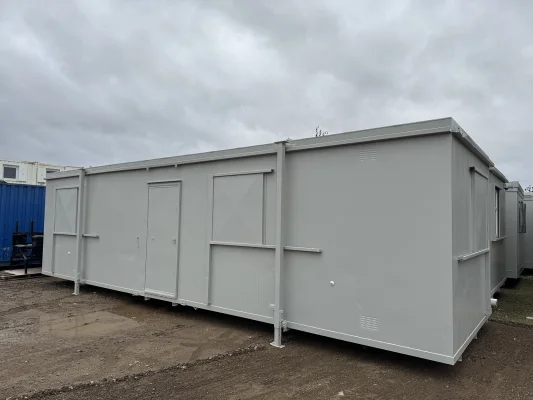  - Ref: 4041 - 32'x10' Toilet