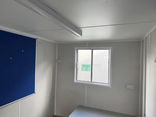  - Ref: 4123 - 21'x8' Cabins up to 24' Long