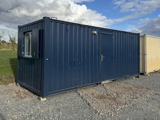  - Ref: 4124 - 21'x8' Cabins up to 24' Long