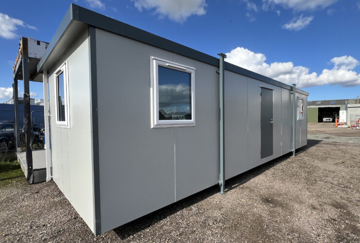 New Plastisol Jackleg Cabin – 32’x10′