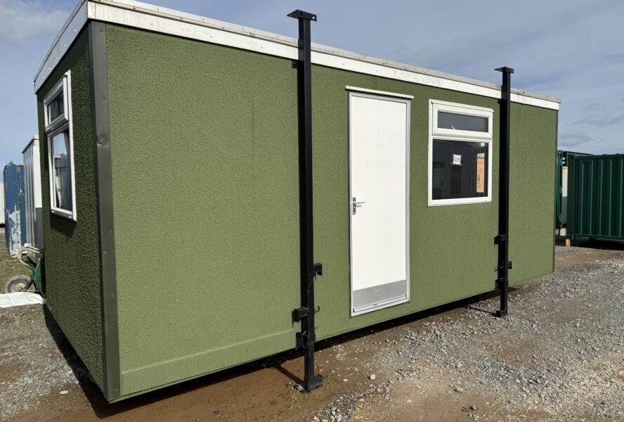 Textured Jackleg Cabin – 20’x9′